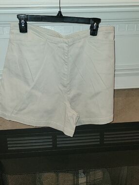 Women’s Cream Casual Shorts